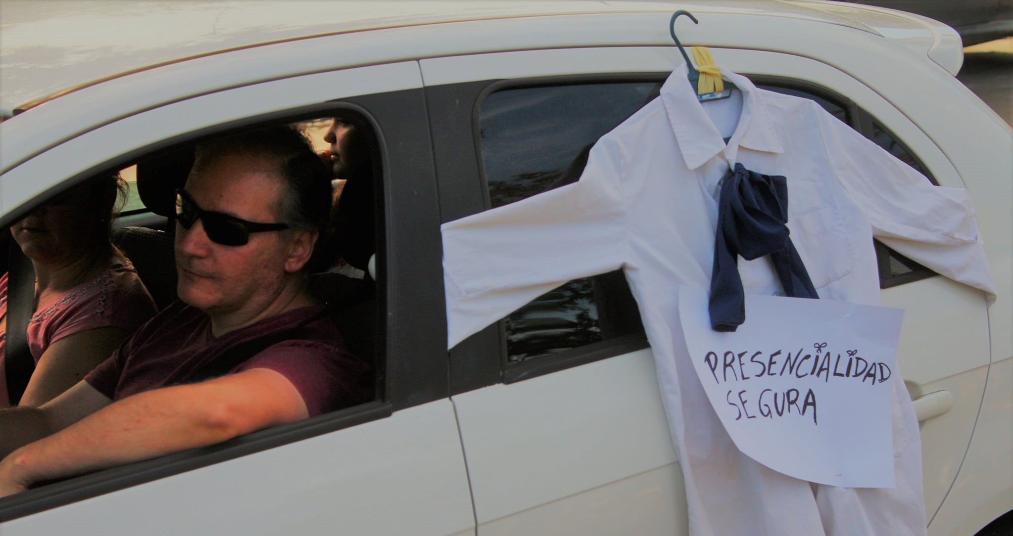 Caravana de autos. Ademu Canelones