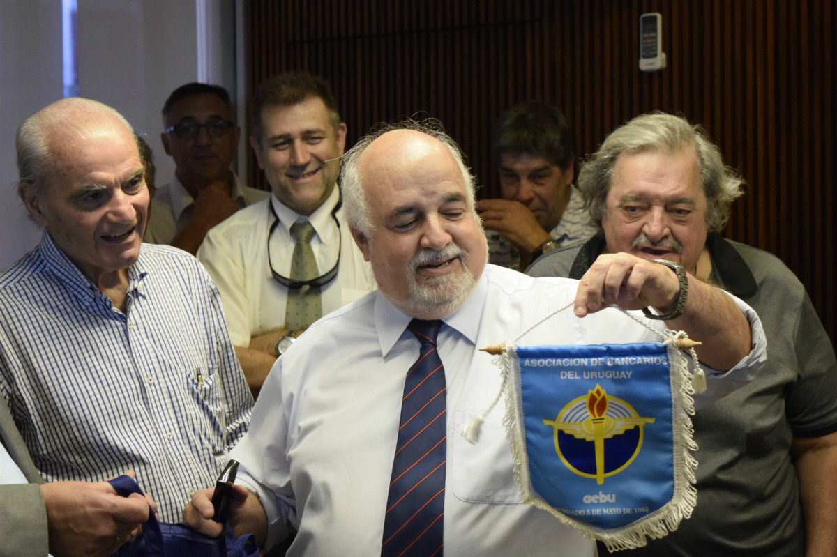 Homenaje del Consejo Central de AEBU a Julio Pose en 2018 | Foto: Santiago Gómez