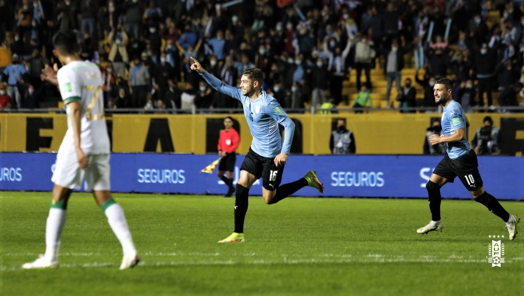 Pajaro Federico Valverde festeja su tercer gol oficial con la camiseta de Uruguay 