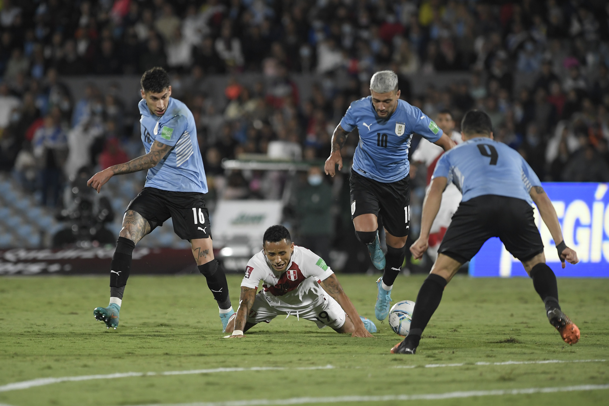 Giorgian De Arrascaeta de cara al gol