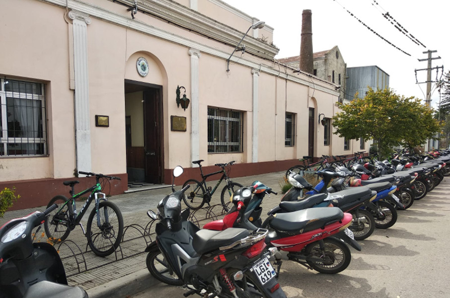 Liceo con motos
