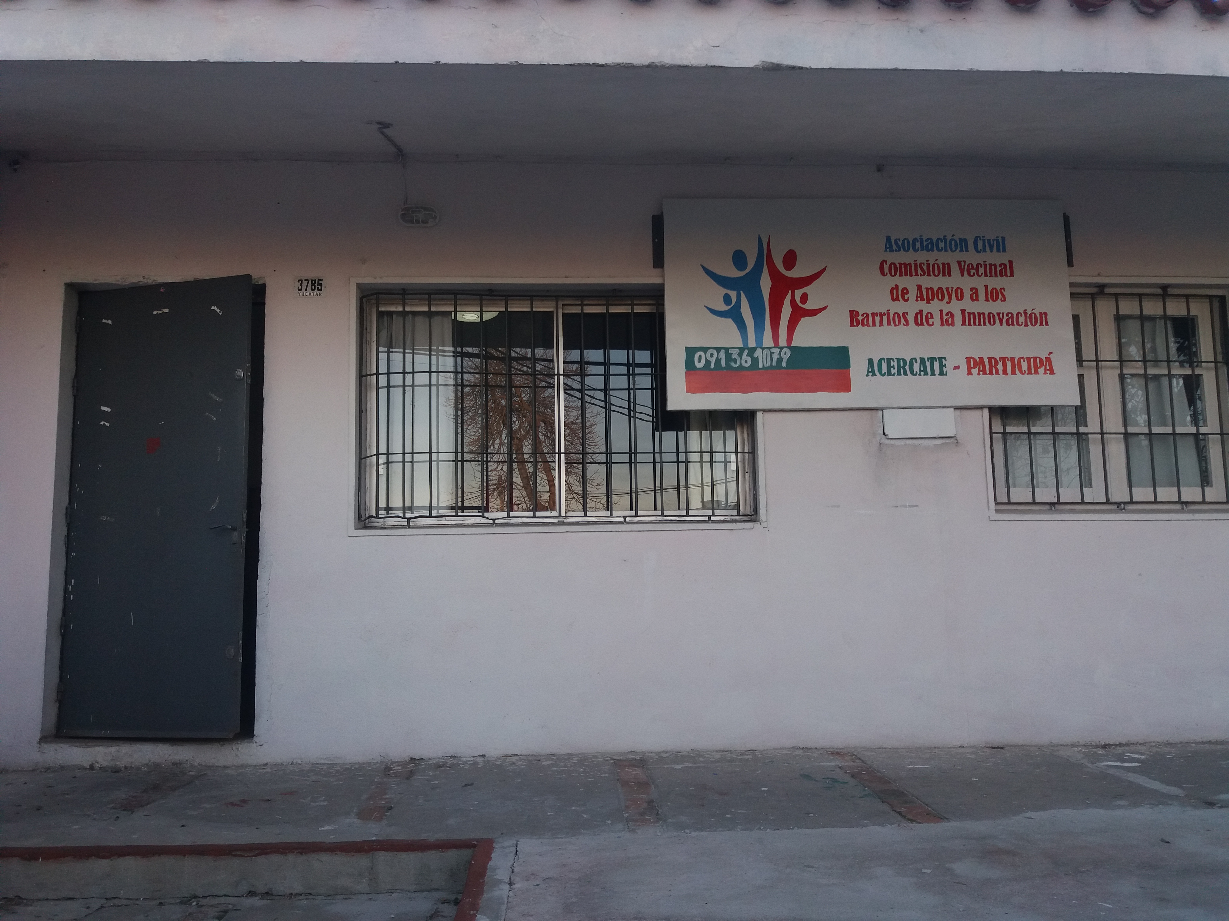 Entrada del local de la Comisión Barrios de la Innovación Foto: Lucía Da Silva