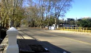 Puente en el barrio Lezica