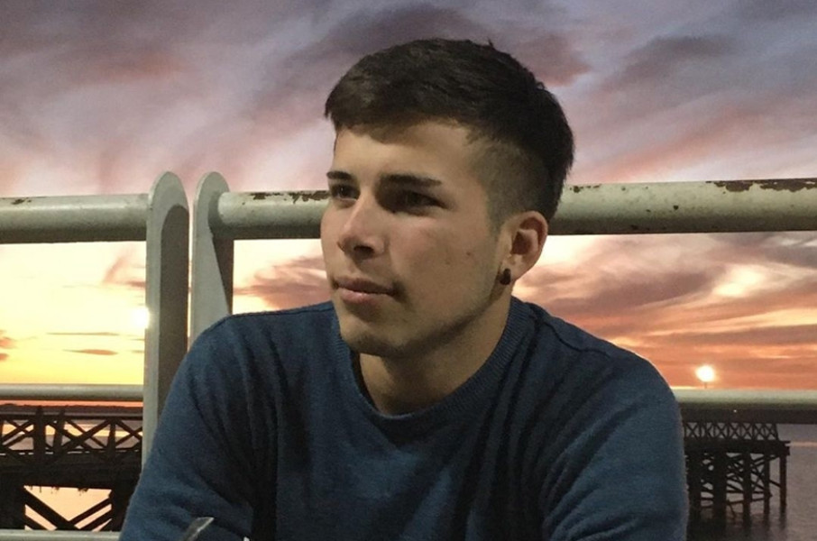 Ayrton antes de darse la vacuna.