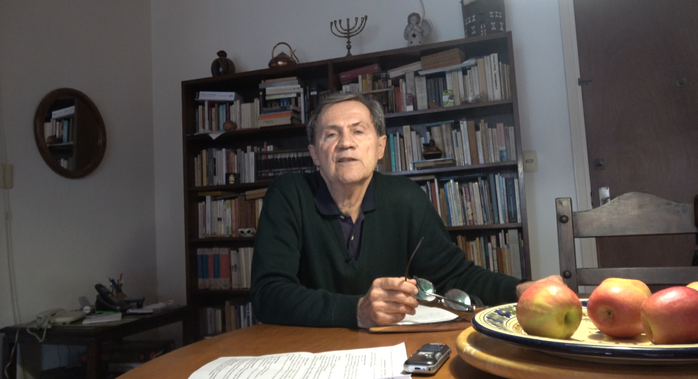 Dr. Rodrigo Arocena en su casa