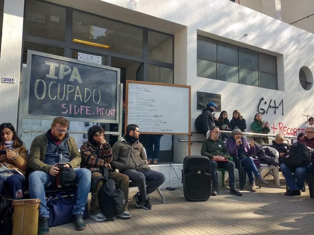 Ocupación del Instituto de Profesores Artigas (IPA)