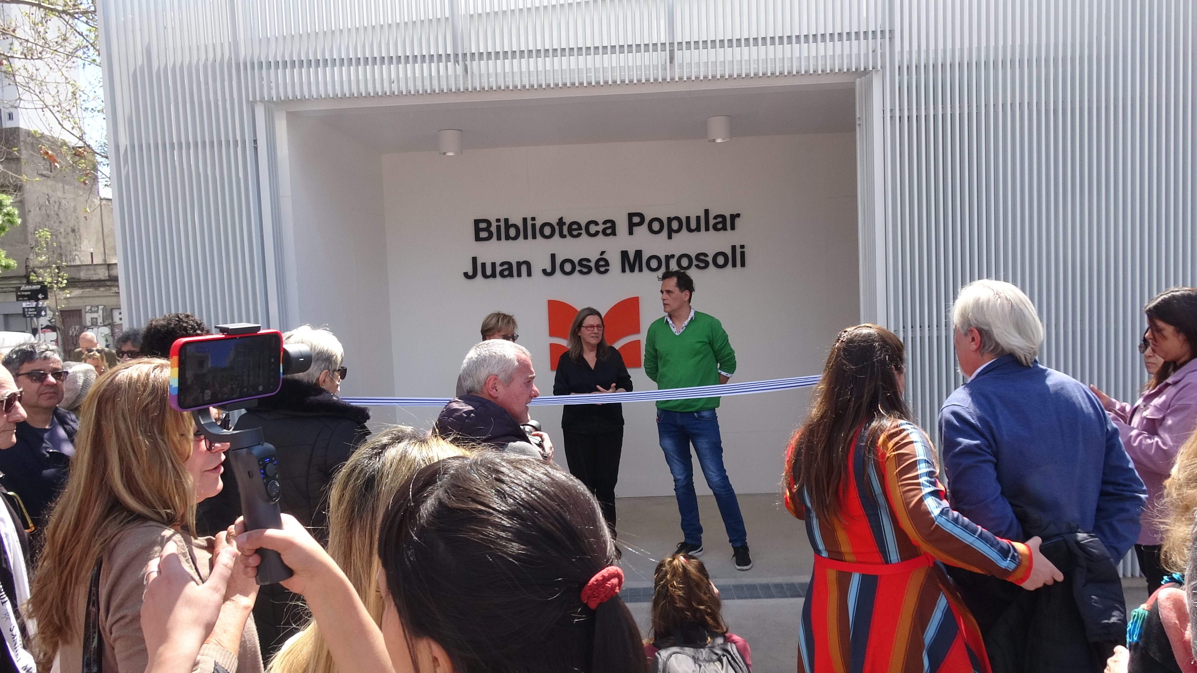 Corte de cintas con la Alcadesa Silvana Pissano