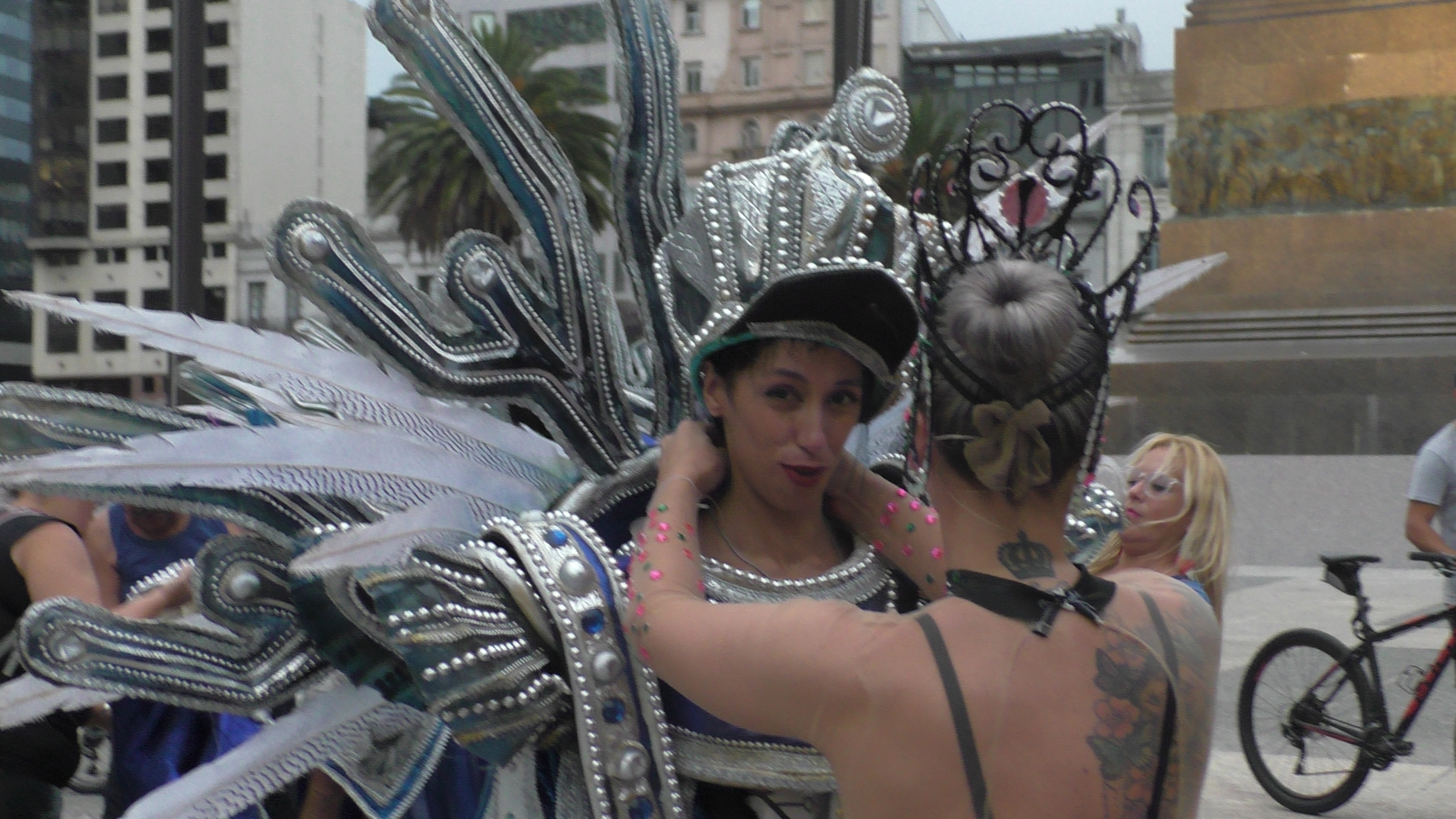 En la previa del desfile