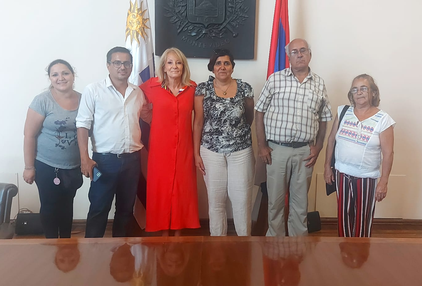 Vecinos de Paysandú llegaron a Montevideo por crisis en la frontera