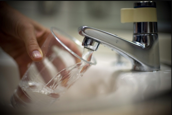 Imagen referencial agua potable