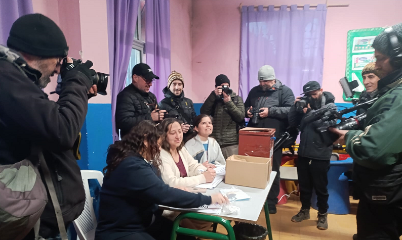 Instalación de mesa receptora de votos
