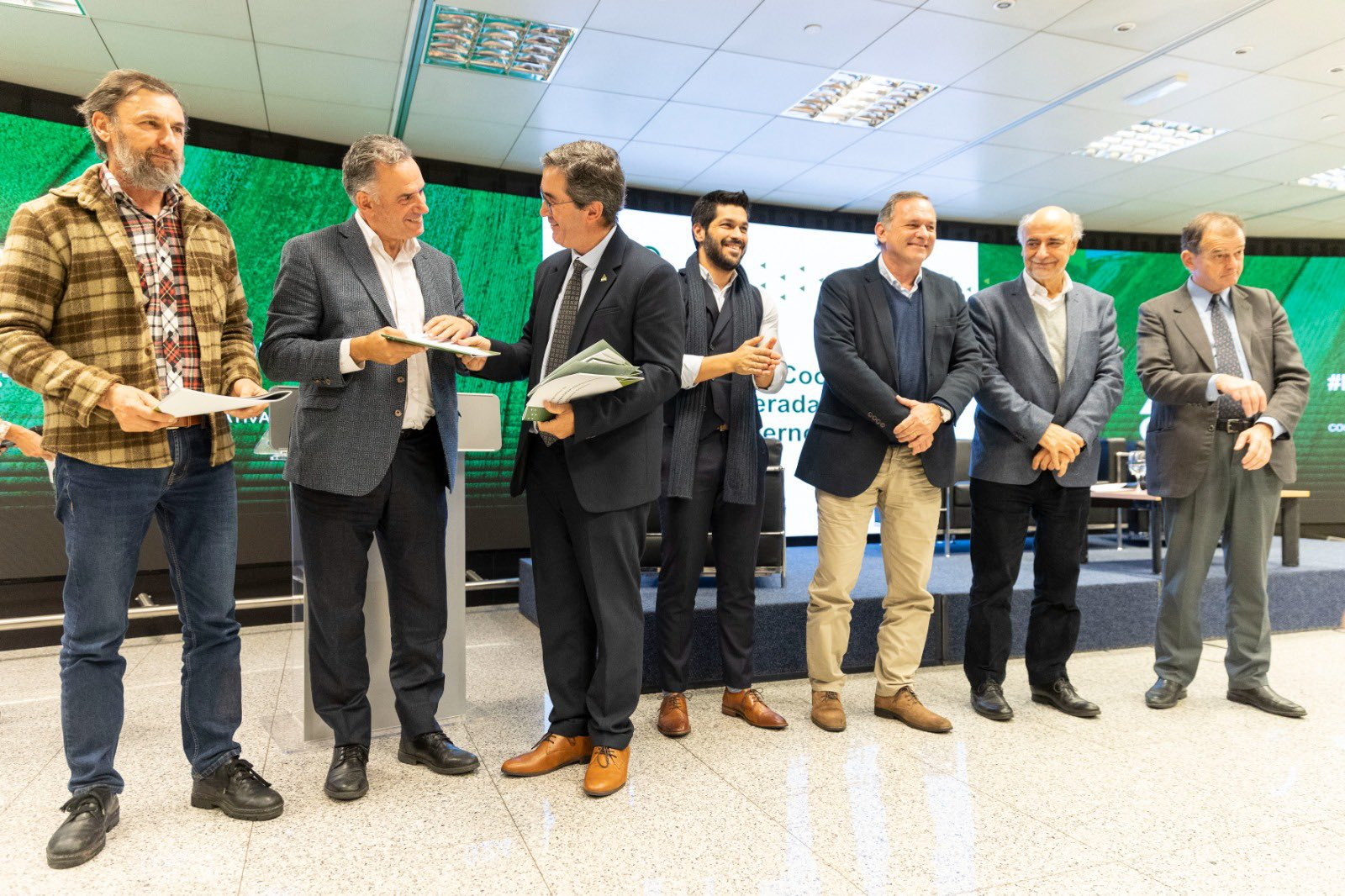 Actividad convocada por las Cooperativas Agrarias Federadas (CAF) para presentar propuestas al próximo gobierno (2025-2030).