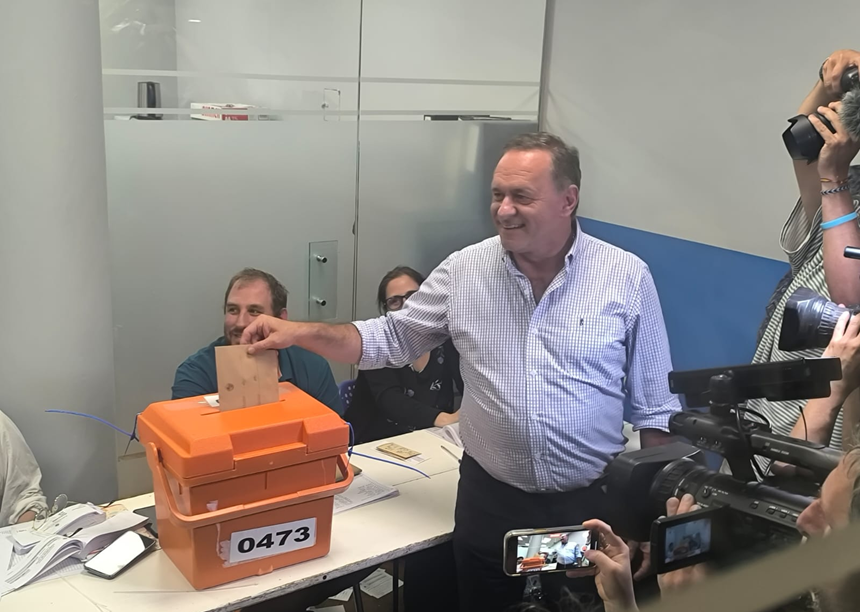 alvaro delgado votando