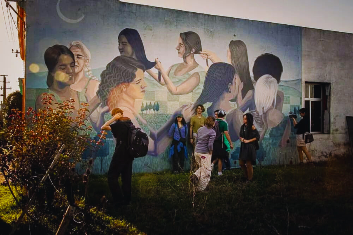 Del 1 al 8 de marzo, Aiguá será nuevamente el escenario del 4to Festival de Artes de Mujeres, un evento que celebra la creatividad y el talento femenino en múltiples expresiones artísticas.