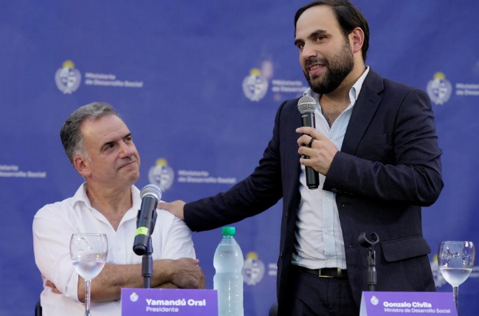 Ministro Civila MIDES