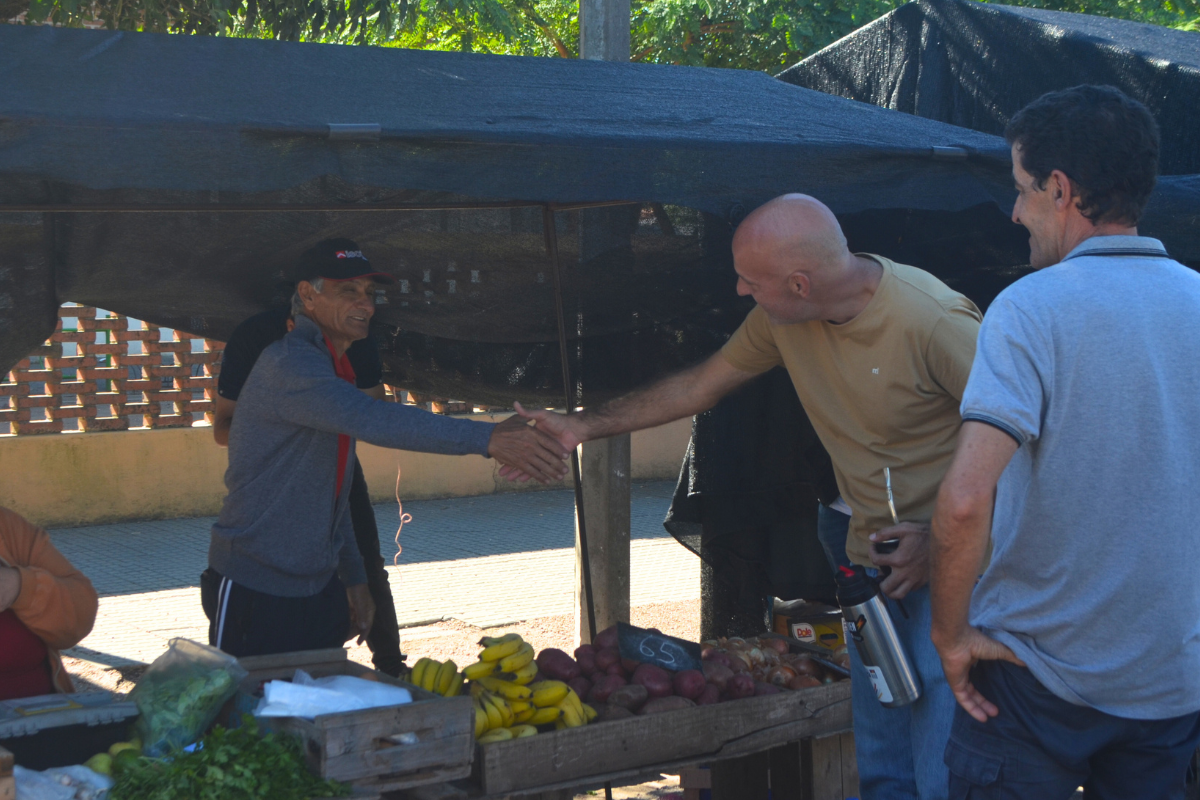 Con una campaña que combina memoria frenteamplista y propuestas concretas, Legnani apuesta a consolidar el "Canelones a más". El 11 de mayo dirá si su estrategia de "caminar cada rincón" logra el quinto triunfo consecutivo del Frente Amplio en el departamento.