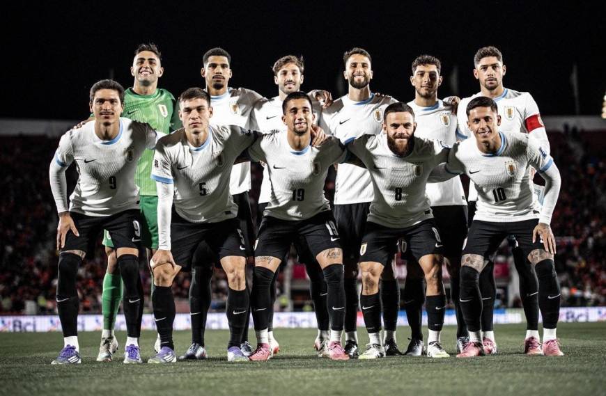 Uruguay posa en Santiago antes del juego. Foto: AUF. 