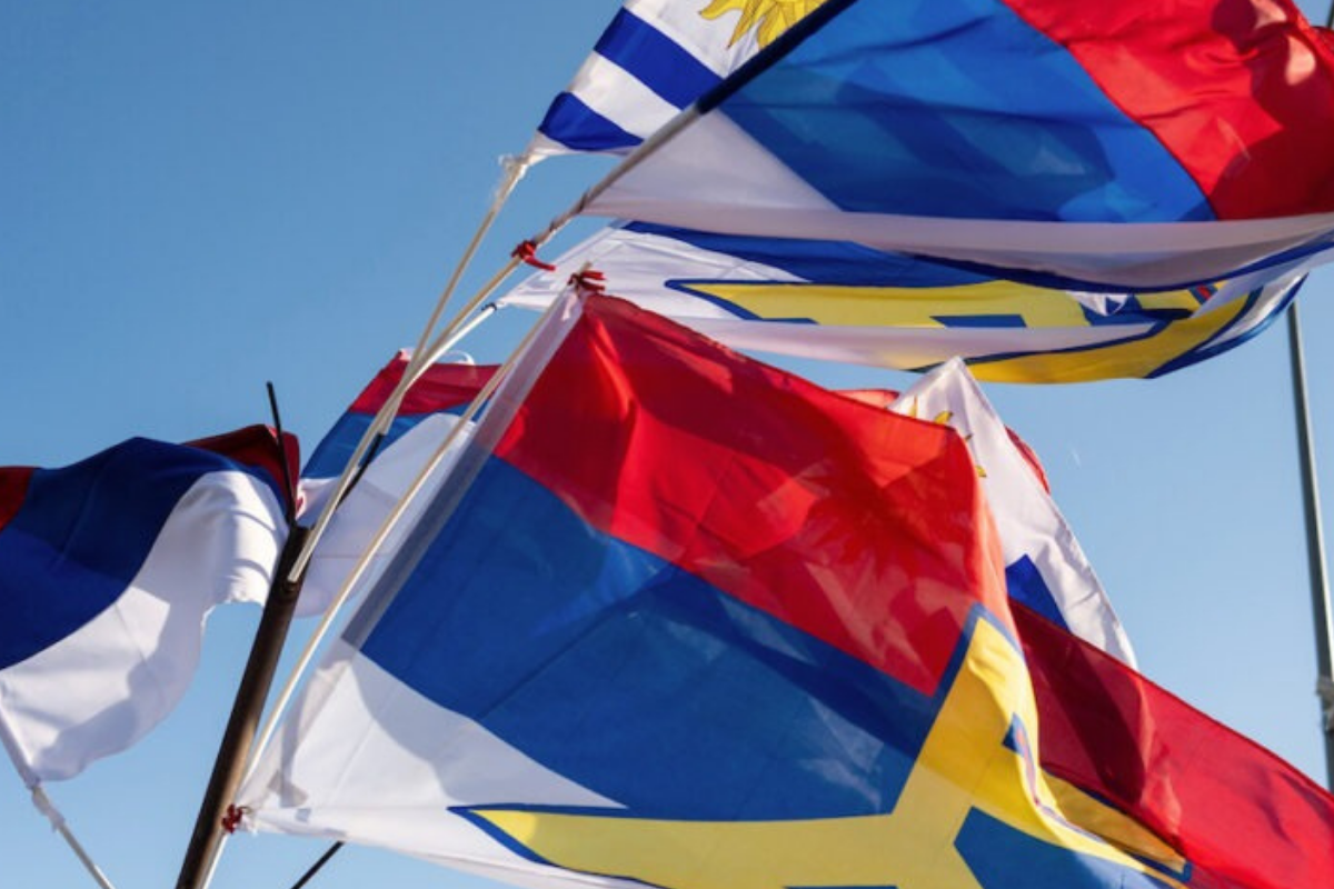 Asimismo, la moción sostiene que la orden ejecutiva vulnera principios del derecho internacional, como la igualdad soberana y la no intervención, y reitera el llamado a poner fin al bloqueo contra Cuba, en línea con resoluciones adoptadas por la Asamblea General de Naciones Unidas en los últimos años.