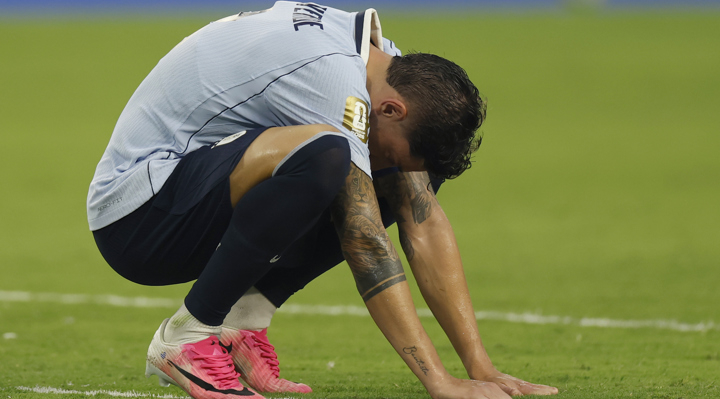 Federico Valverde desalentado tuvo muy buena performance. Gentileza EFE