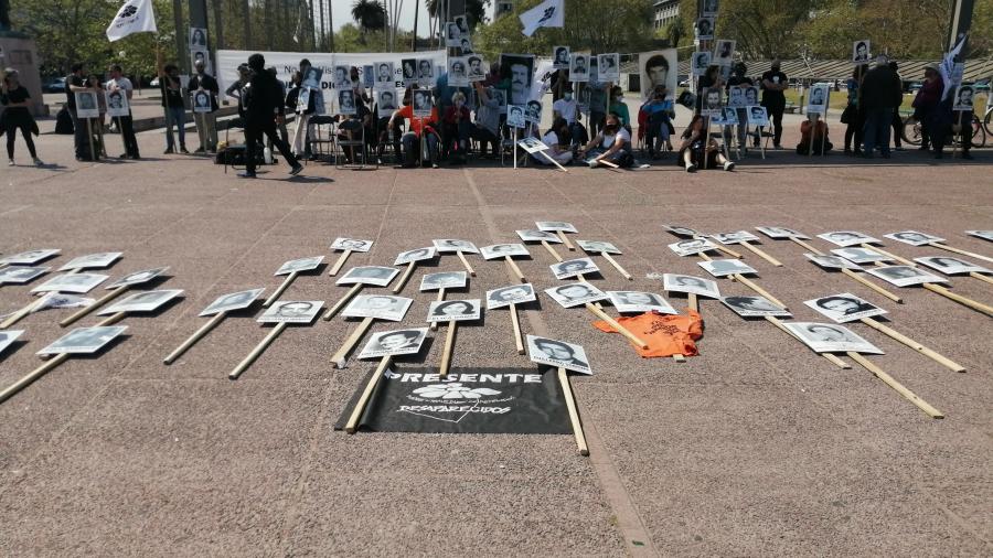 Madres y Familiares frente al Palacio Legislativo