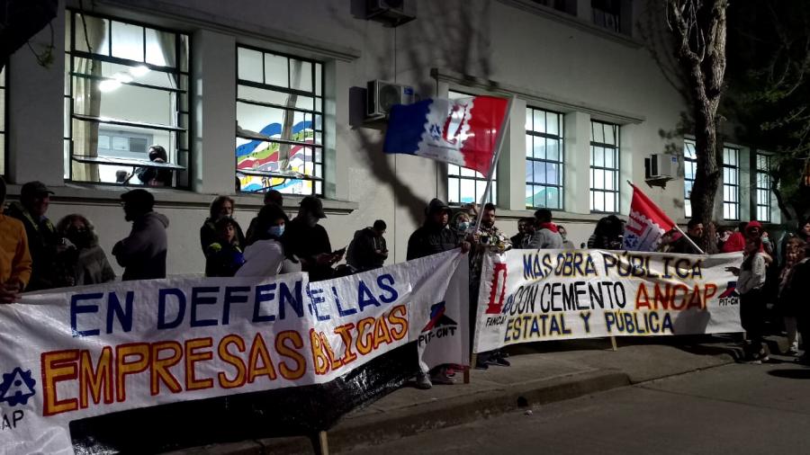 Trabajadores se movilizaron mientras sesionaba la Junta Departamental de Lavalleja