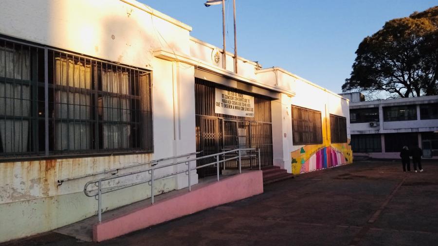 Fachada escuela N°114 José Pedro Bellán