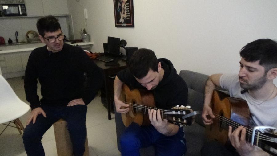 Ensayo de Tabare Leyton y sus guitarristas