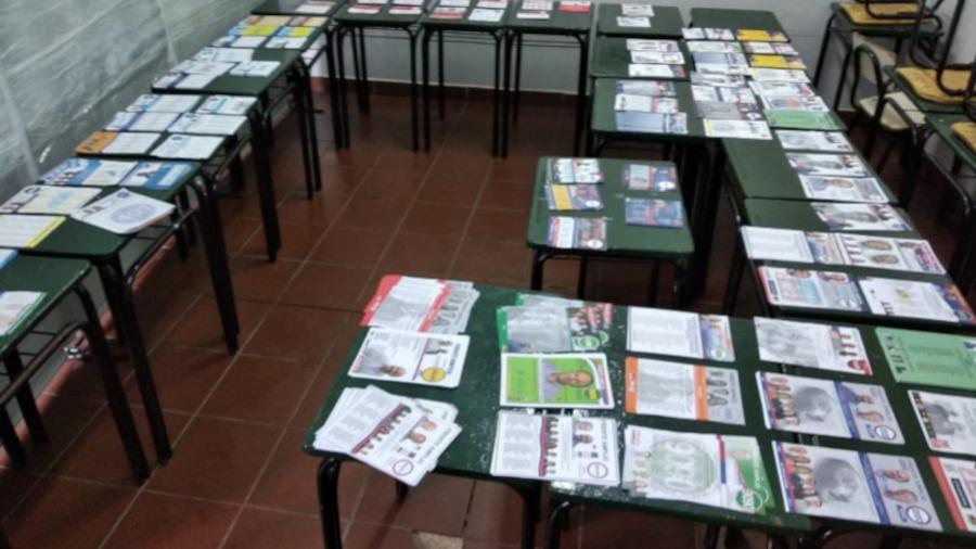 foto con papeletas de elecciones 