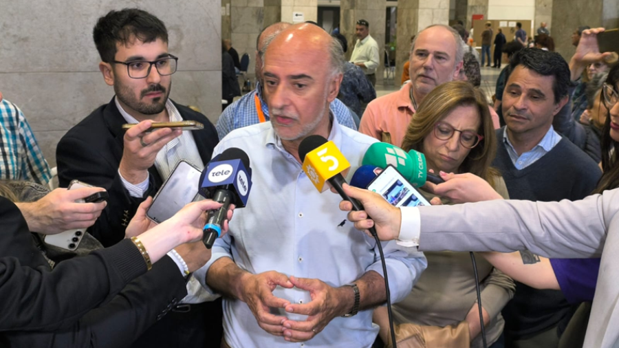 Mieres habla con los medios