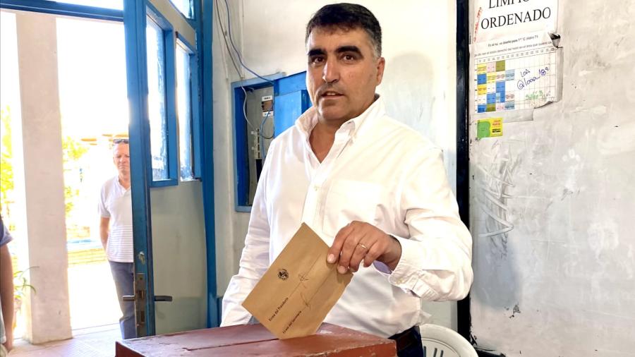 Andrés Lima votando