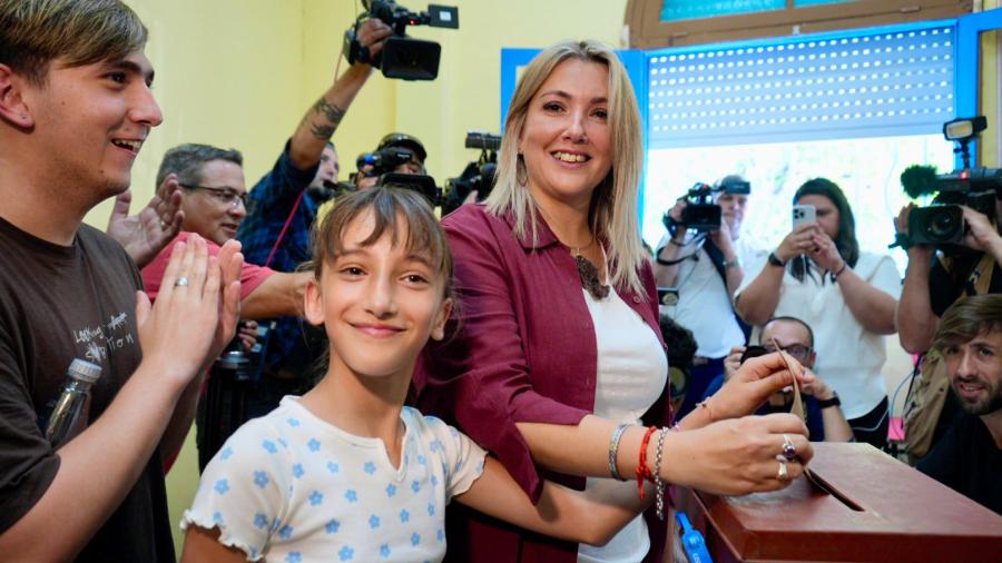 valeria ripoll votando