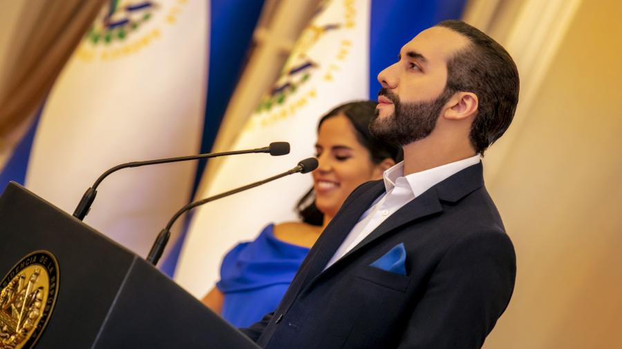 Un informe presentado en Ginebra sostiene que el régimen de excepción vigente en El Salvador desde 2022 derivó en violaciones sistemáticas de derechos humanos, incluyendo asesinatos, torturas, desapariciones forzadas y detenciones arbitrarias.