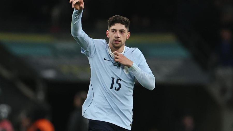 Valverde celebra el empate que logró mediante penal. Foto: Gentileza de EFE (Neil Hall).