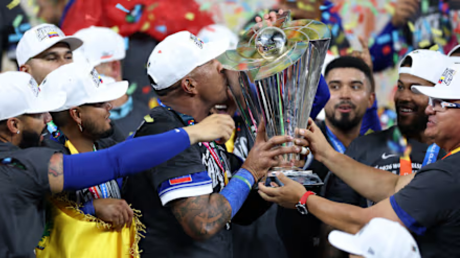 La selección de Venezuela celebra su título mundial. Foto gentileza EFE. 