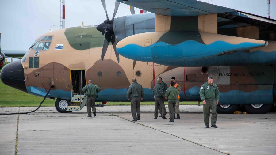 Uruguay prepara el envío de ayuda a Venezuela con un avión Hércules de la Fuerza Aérea