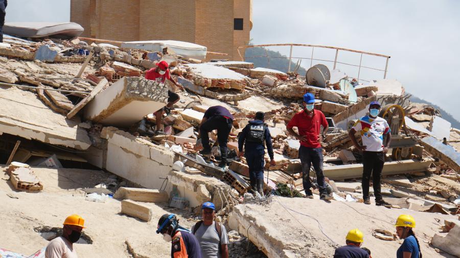 Cancillería confirmó la muerte de un fotógrafo uruguayo, su esposa y su hija en los terremotos que sacudieron Venezuela