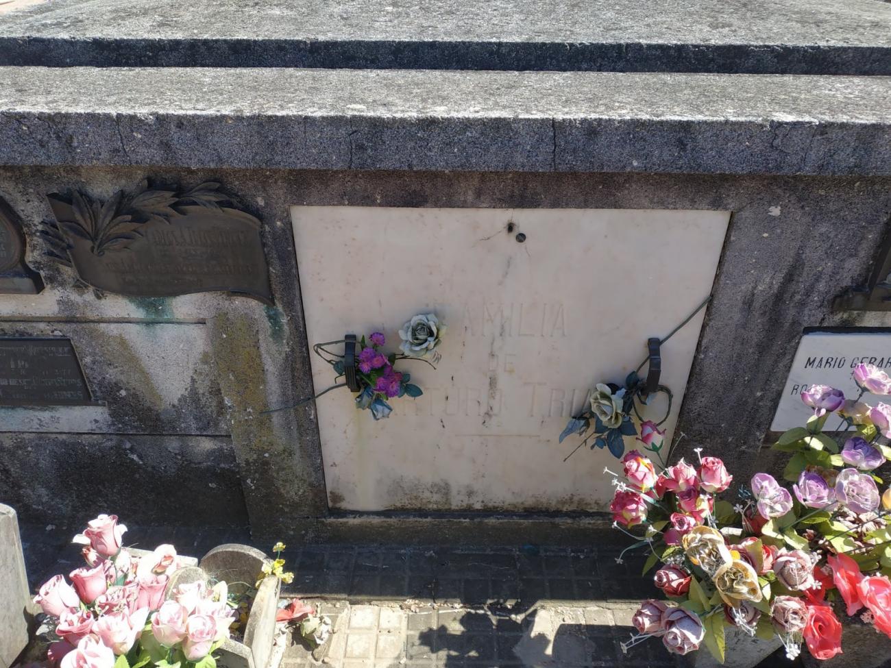 Tumba -  Emilio Trías Du Pré