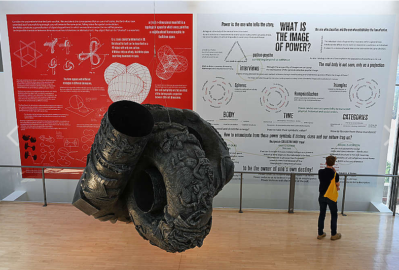 Documenta Quince. Kassel 2022.Foto de Haupt &  Binder Universes in Universe