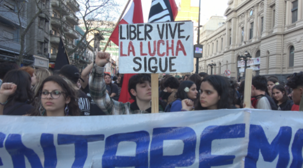 Estudiant@s secundarios al frente de la marcha del 14 de agosto