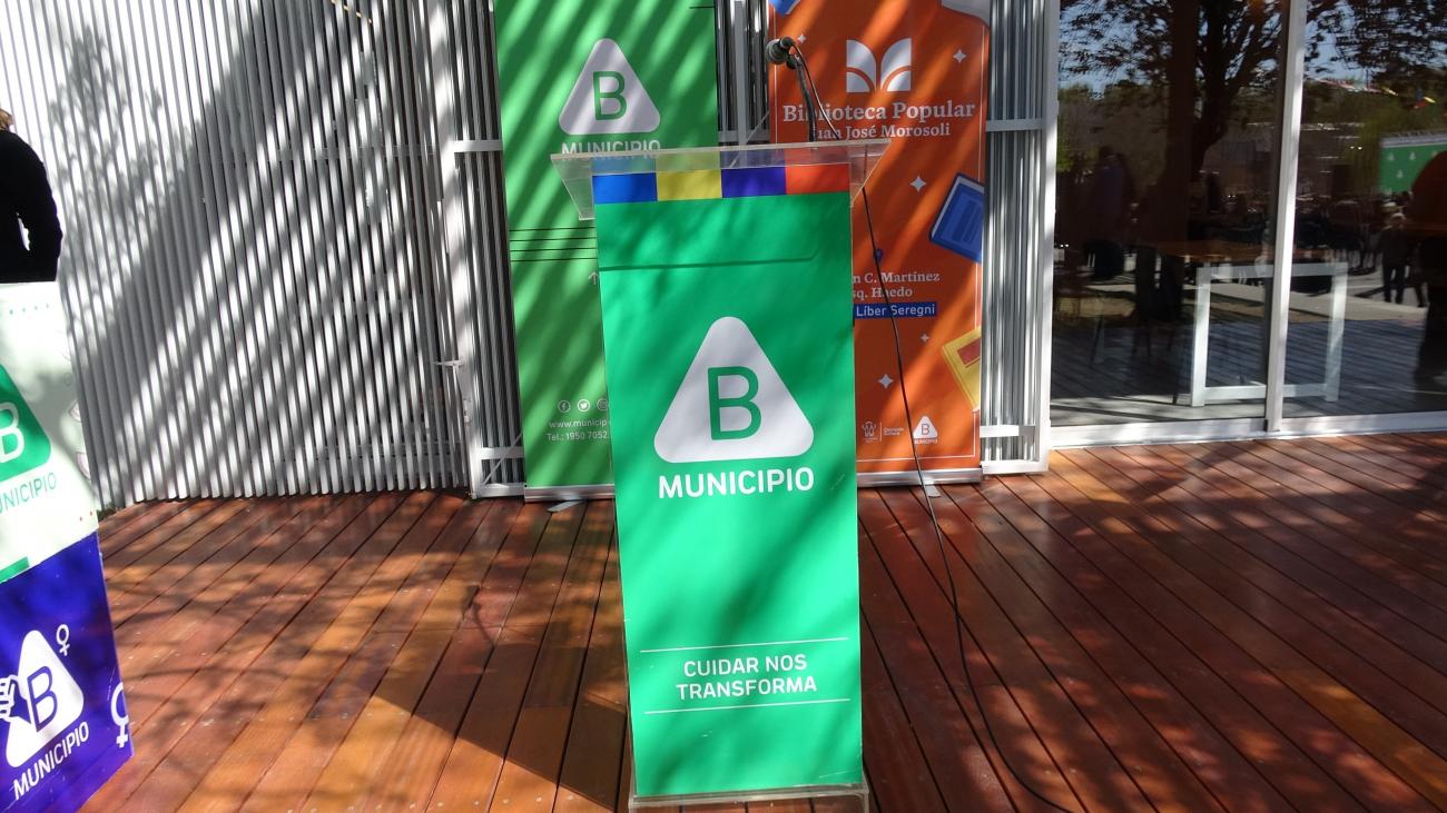 Flamante Biblioteca pública en la Plaza Liber Seregni