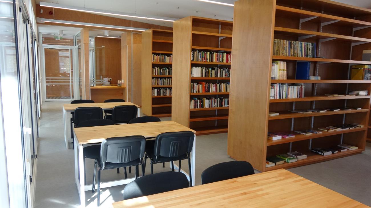 Flamante Biblioteca pública en la Plaza Liber Seregni