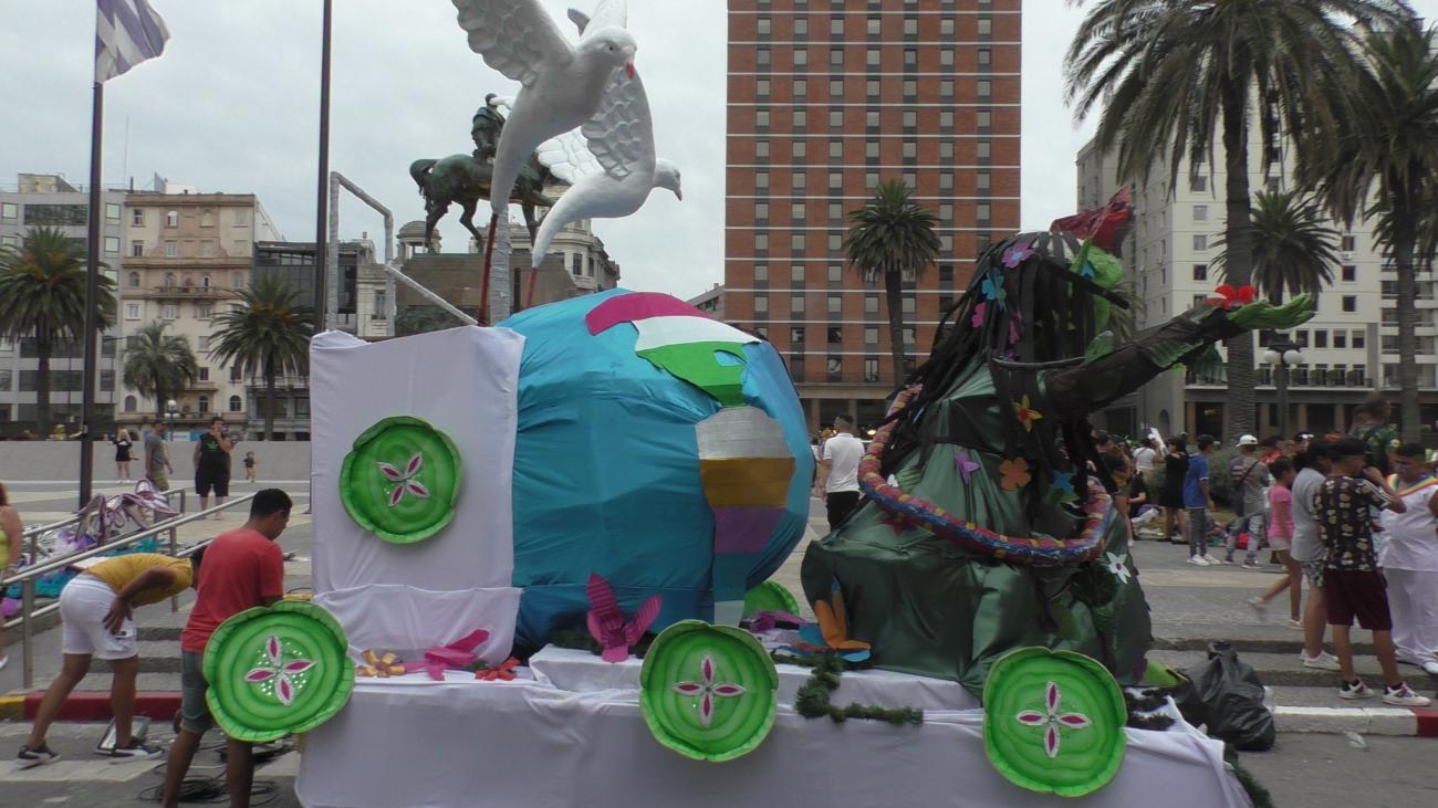 En la previa del desfile