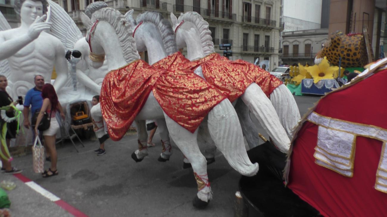En la previa del desfile