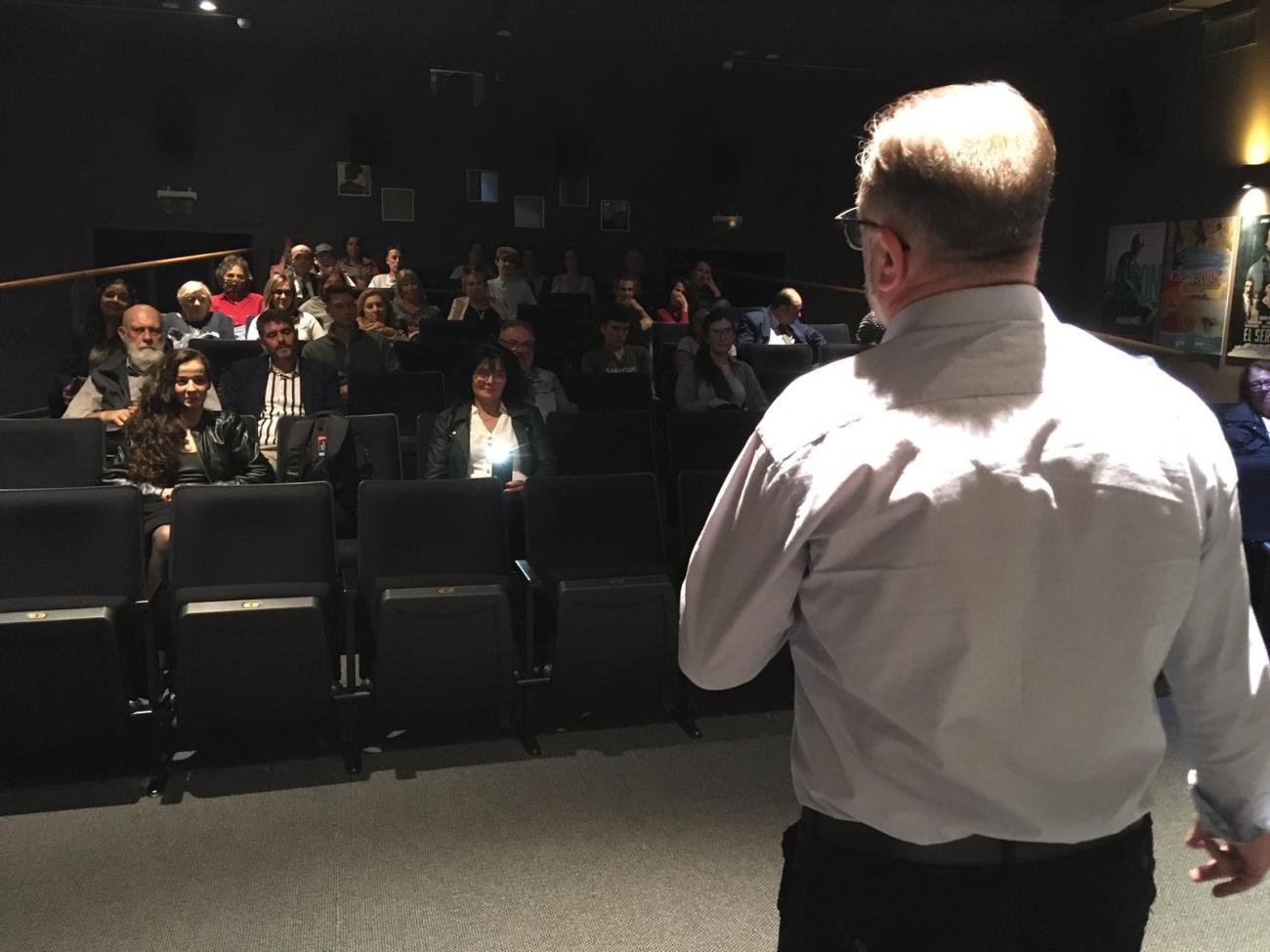Discurso de Óscar Pozzoli en la Sala B del del Auditorio Nelly Goitiño (Sodre).