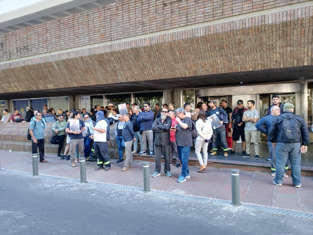 Manifestación frente al MTOP