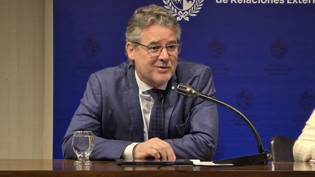La Asociación de la Prensa Uruguaya integró una de las mesas centrales del evento realizado en Cancillería por el Día Mundial de la Libertad de Prensa.