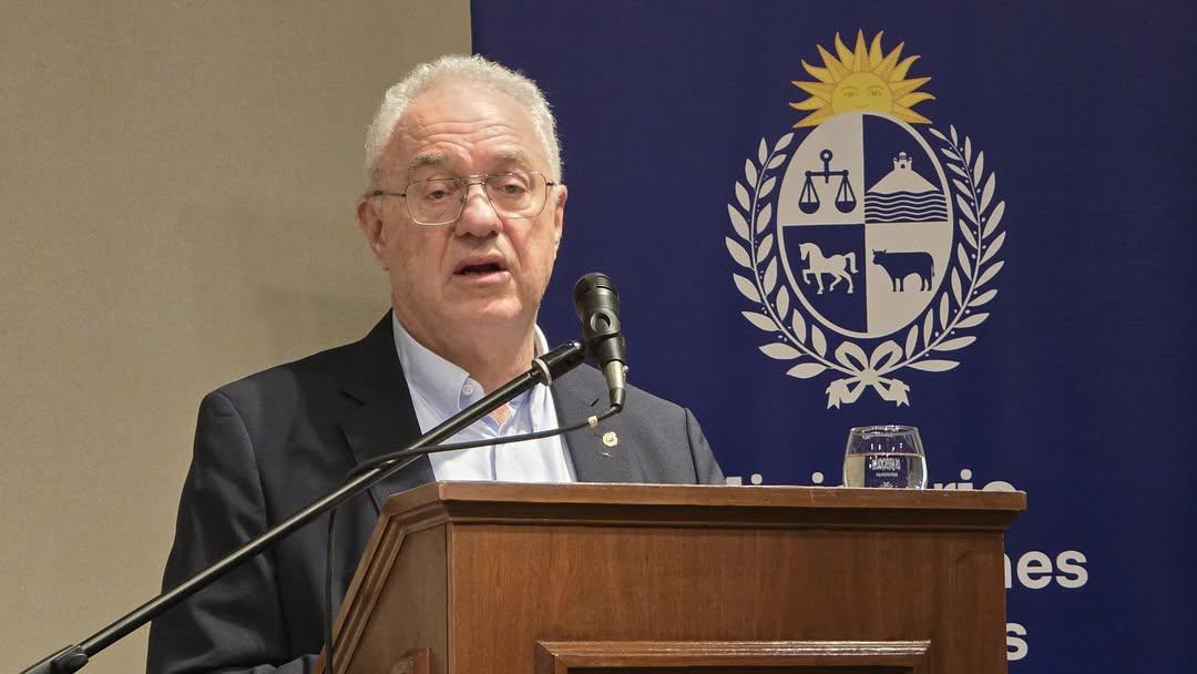 La Asociación de la Prensa Uruguaya integró una de las mesas centrales del evento realizado en Cancillería por el Día Mundial de la Libertad de Prensa.