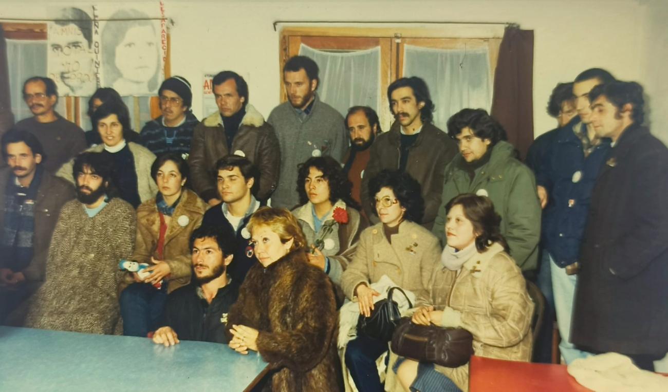 Participantes del ayuno en la Iglesia de los Conventuales, julio de 1984. Gentileza: Graciela Possamay